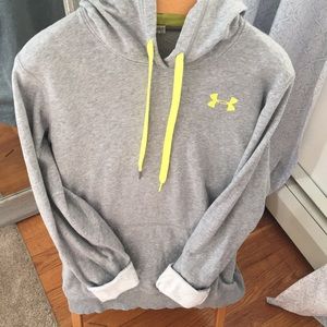 Under armour sweatshirt